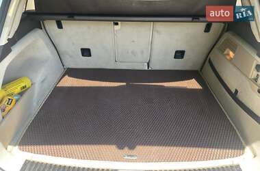 Позашляховик / Кросовер Volkswagen Touareg 2011 в 