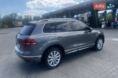 Позашляховик / Кросовер Volkswagen Touareg 2016 в 