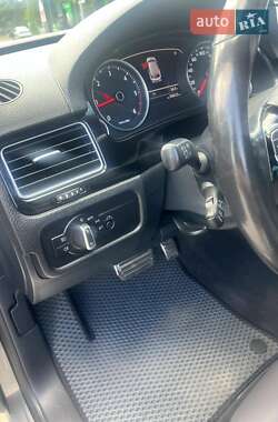Позашляховик / Кросовер Volkswagen Touareg 2016 в 