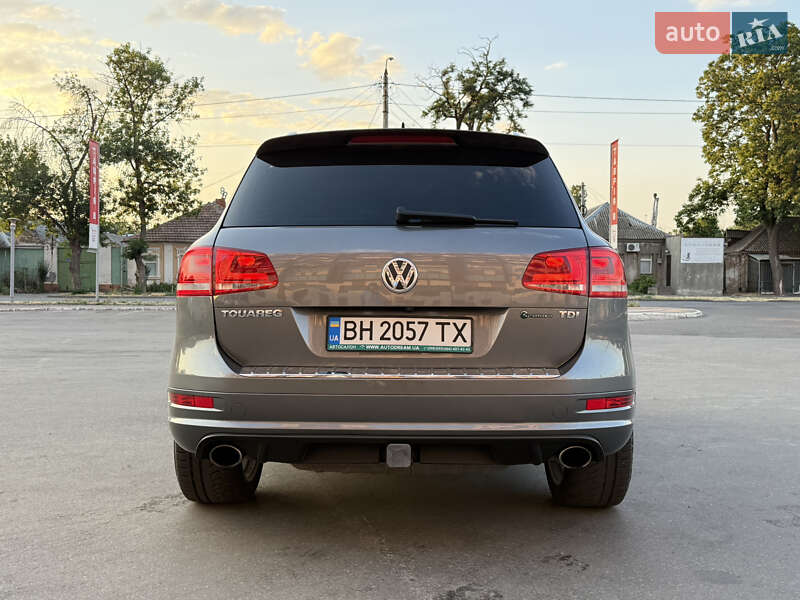 Внедорожник / Кроссовер Volkswagen Touareg 2013 в Одессе