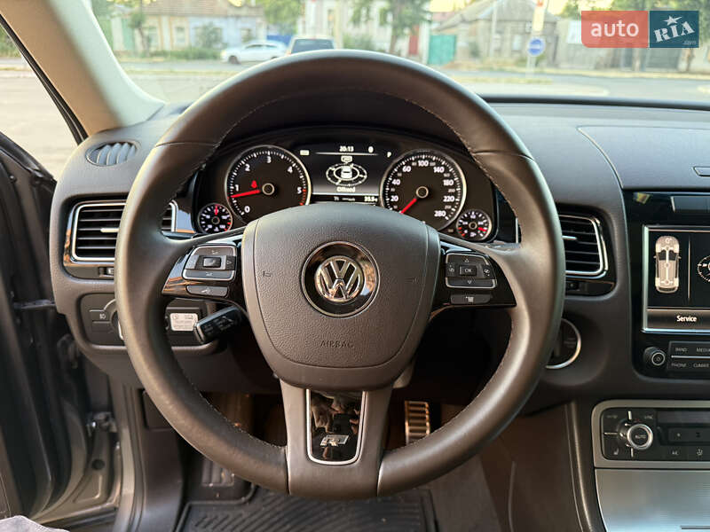 Внедорожник / Кроссовер Volkswagen Touareg 2013 в Одессе