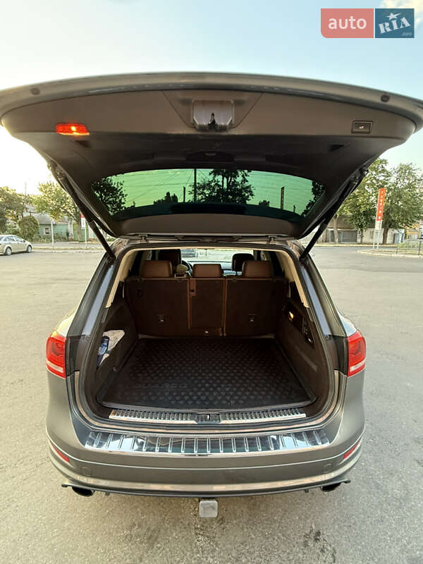 Внедорожник / Кроссовер Volkswagen Touareg 2013 в Одессе