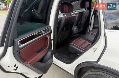 Внедорожник / Кроссовер Volkswagen Touareg 2011 в 