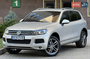 Внедорожник / Кроссовер Volkswagen Touareg 2012 в 