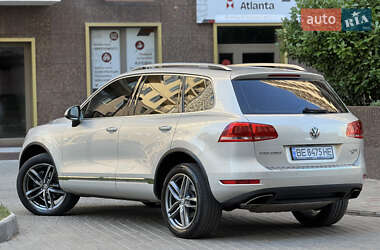 Внедорожник / Кроссовер Volkswagen Touareg 2012 в 