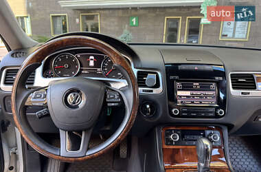 Внедорожник / Кроссовер Volkswagen Touareg 2012 в 