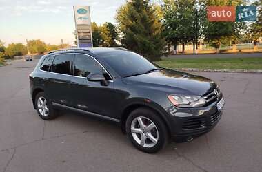 Внедорожник / Кроссовер Volkswagen Touareg 2013 в 