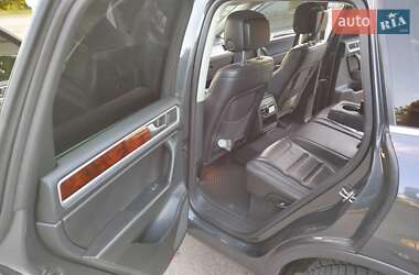 Внедорожник / Кроссовер Volkswagen Touareg 2013 в 