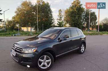 Внедорожник / Кроссовер Volkswagen Touareg 2013 в Конотопе