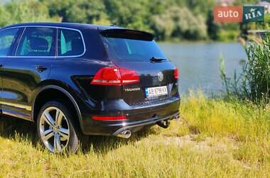 Позашляховик / Кросовер Volkswagen Touareg 2011 в 