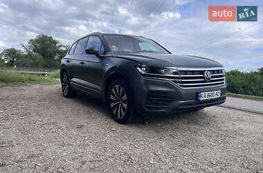 Внедорожник / Кроссовер Volkswagen Touareg 2021 в 