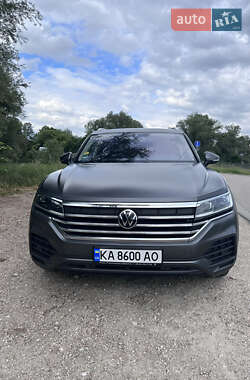 Внедорожник / Кроссовер Volkswagen Touareg 2021 в 