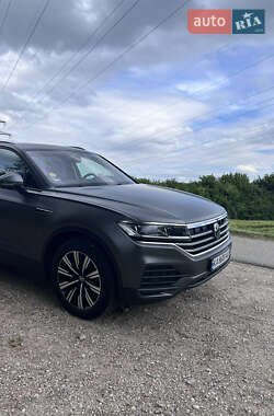 Внедорожник / Кроссовер Volkswagen Touareg 2021 в 