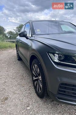 Внедорожник / Кроссовер Volkswagen Touareg 2021 в 