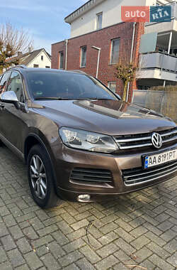 Позашляховик / Кросовер Volkswagen Touareg 2013 в Києві