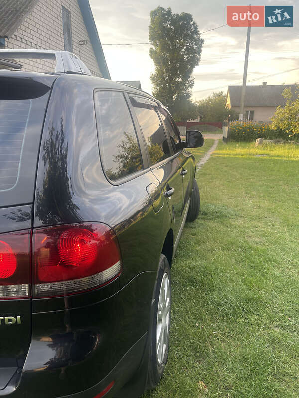 Внедорожник / Кроссовер Volkswagen Touareg 2008 в Киеве