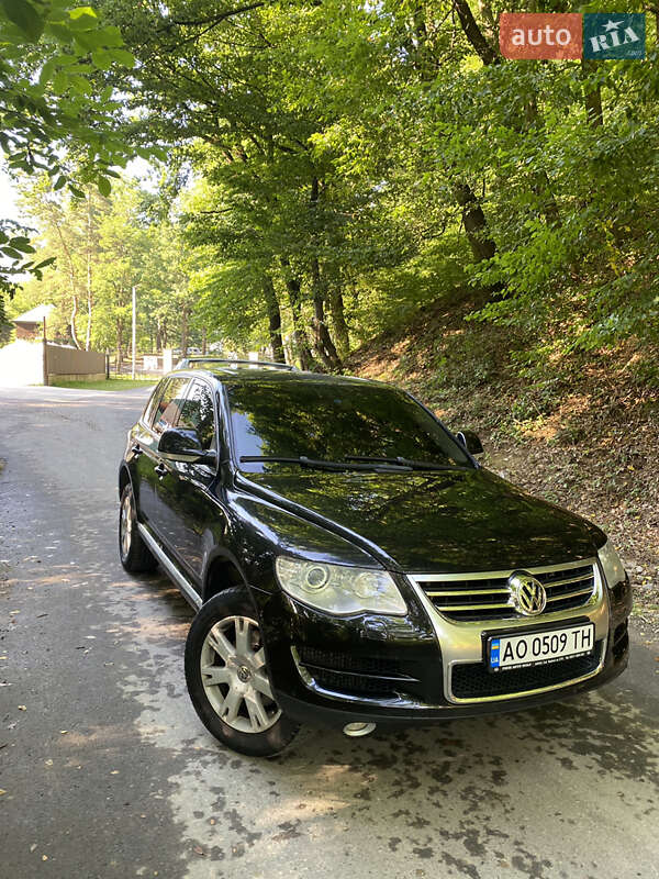 Позашляховик / Кросовер Volkswagen Touareg 2008 в Тячеві