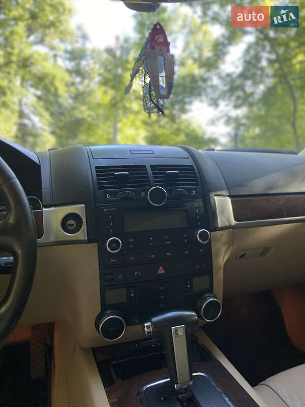 Позашляховик / Кросовер Volkswagen Touareg 2008 в Тячеві