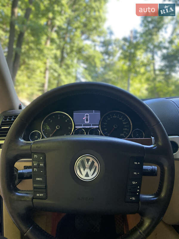 Позашляховик / Кросовер Volkswagen Touareg 2008 в Тячеві