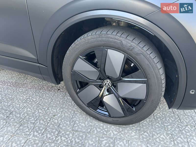 Внедорожник / Кроссовер Volkswagen Touareg 2024 в Запорожье