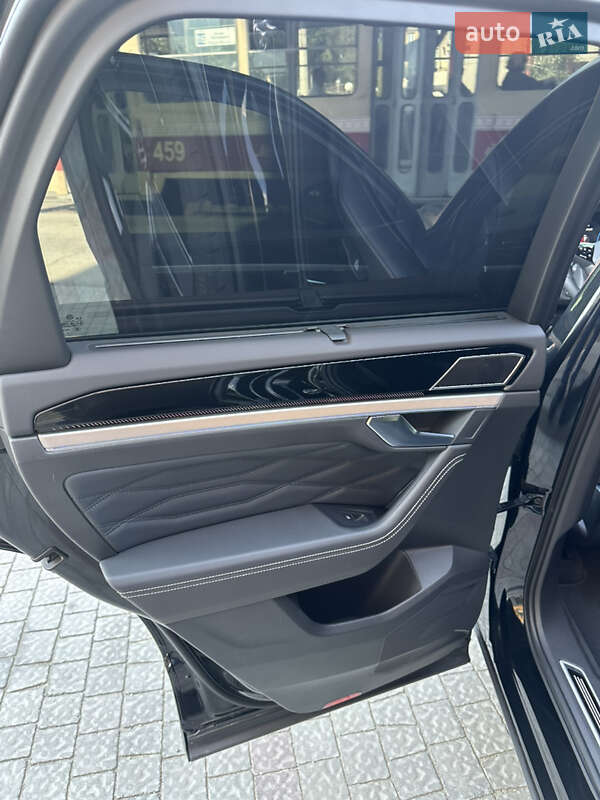 Внедорожник / Кроссовер Volkswagen Touareg 2024 в Запорожье