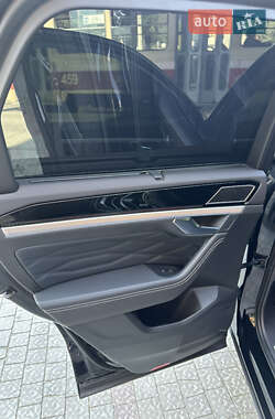 Внедорожник / Кроссовер Volkswagen Touareg 2024 в 
