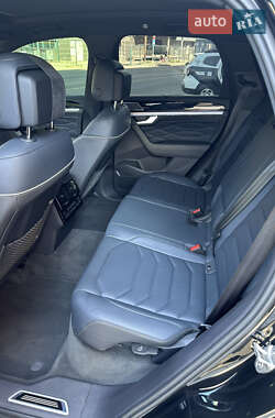Внедорожник / Кроссовер Volkswagen Touareg 2024 в 