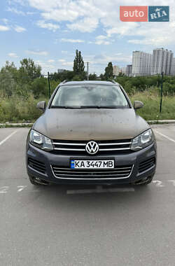 Внедорожник / Кроссовер Volkswagen Touareg 2011 в Киеве