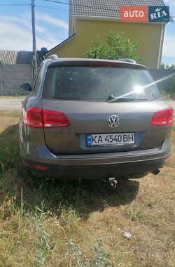 Позашляховик / Кросовер Volkswagen Touareg 2016 в 
