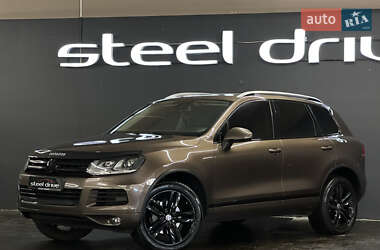 Внедорожник / Кроссовер Volkswagen Touareg 2012 в Николаеве
