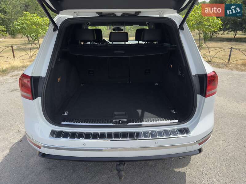 Внедорожник / Кроссовер Volkswagen Touareg 2017 в Киеве