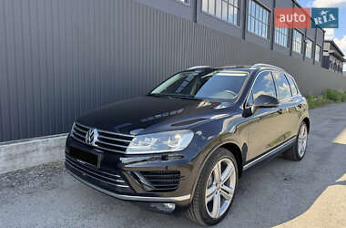 Внедорожник / Кроссовер Volkswagen Touareg 2015 в 