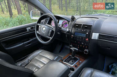Внедорожник / Кроссовер Volkswagen Touareg 2002 в 