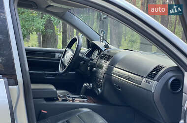 Внедорожник / Кроссовер Volkswagen Touareg 2002 в 