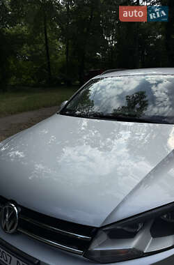Внедорожник / Кроссовер Volkswagen Touareg 2014 в 