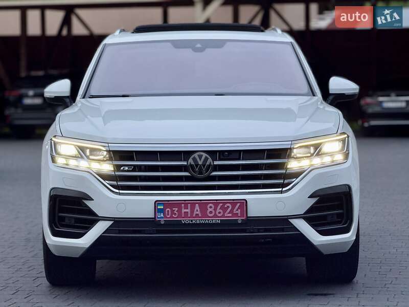 Позашляховик / Кросовер Volkswagen Touareg 2019 в Хусті