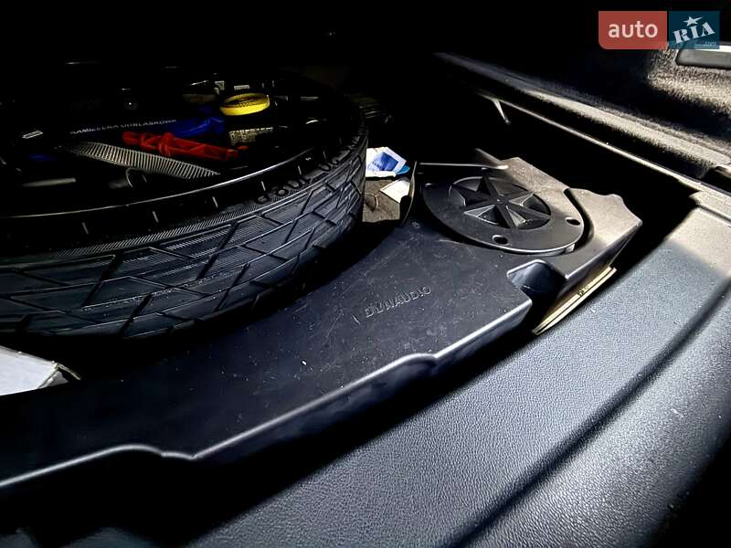 Позашляховик / Кросовер Volkswagen Touareg 2019 в Хусті