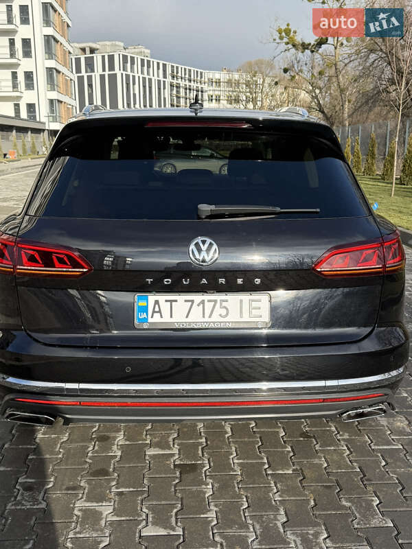 Позашляховик / Кросовер Volkswagen Touareg 2018 в Івано-Франківську