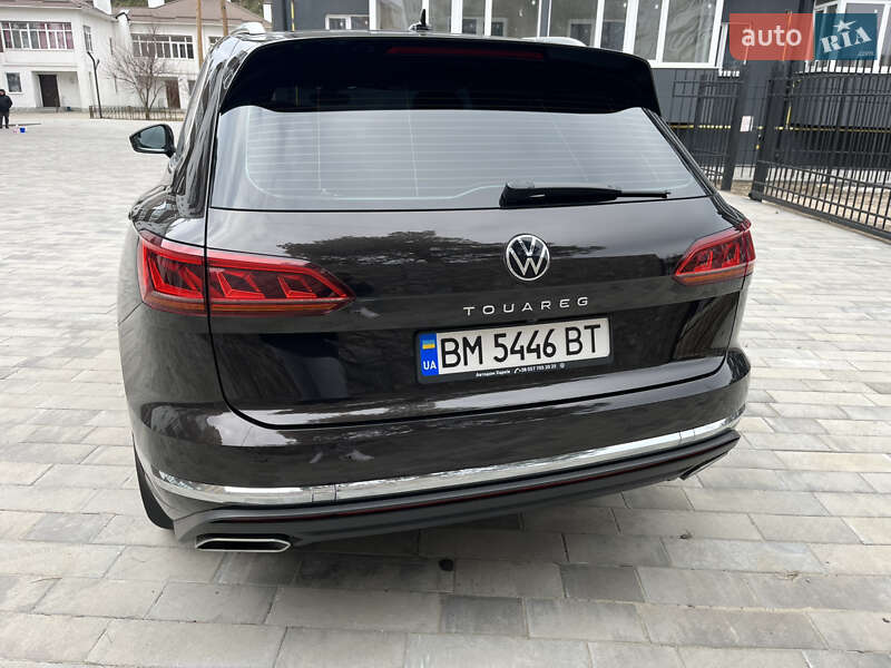 Позашляховик / Кросовер Volkswagen Touareg 2020 в Києві