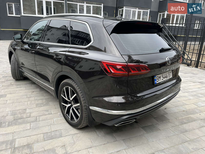 Позашляховик / Кросовер Volkswagen Touareg 2020 в Києві