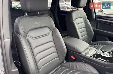 Позашляховик / Кросовер Volkswagen Touareg 2022 в 