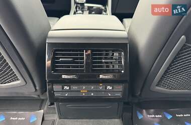Позашляховик / Кросовер Volkswagen Touareg 2022 в 