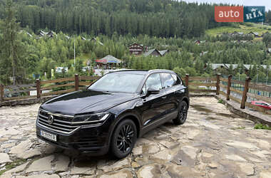Позашляховик / Кросовер Volkswagen Touareg 2020 в Буковеле
