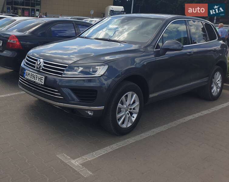 Внедорожник / Кроссовер Volkswagen Touareg 2015 в Житомире