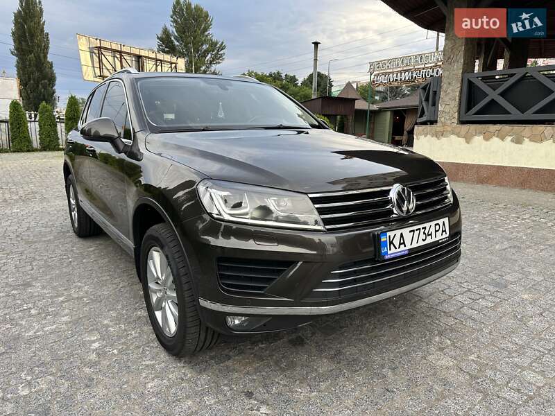 Внедорожник / Кроссовер Volkswagen Touareg 2017 в Киеве