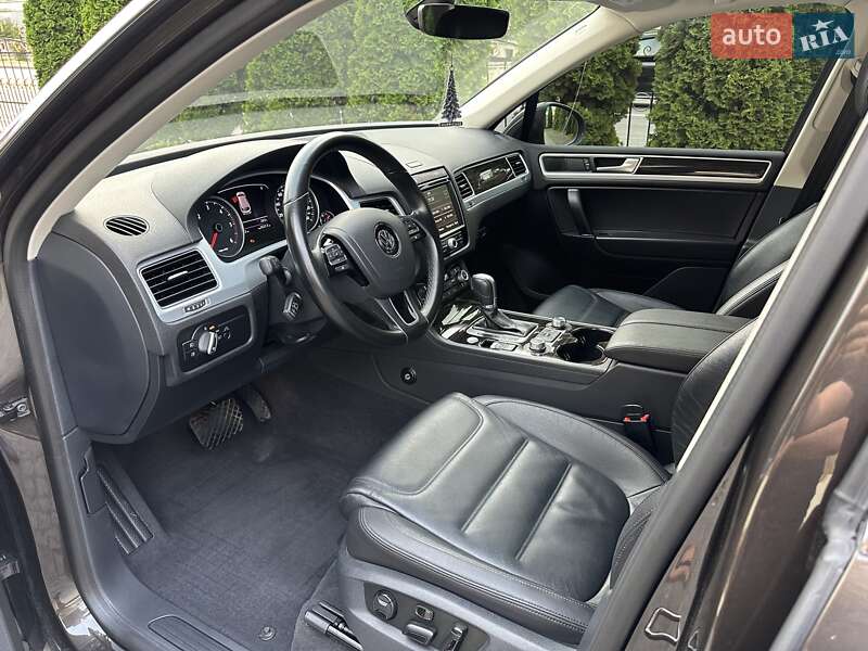 Внедорожник / Кроссовер Volkswagen Touareg 2017 в Киеве