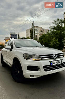 Позашляховик / Кросовер Volkswagen Touareg 2012 в Києві