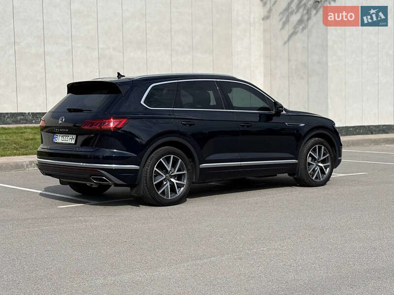 Внедорожник / Кроссовер Volkswagen Touareg 2022 в Киеве