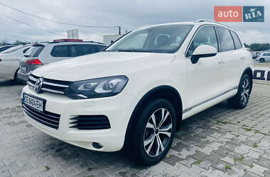 Позашляховик / Кросовер Volkswagen Touareg 2010 в Чернівцях
