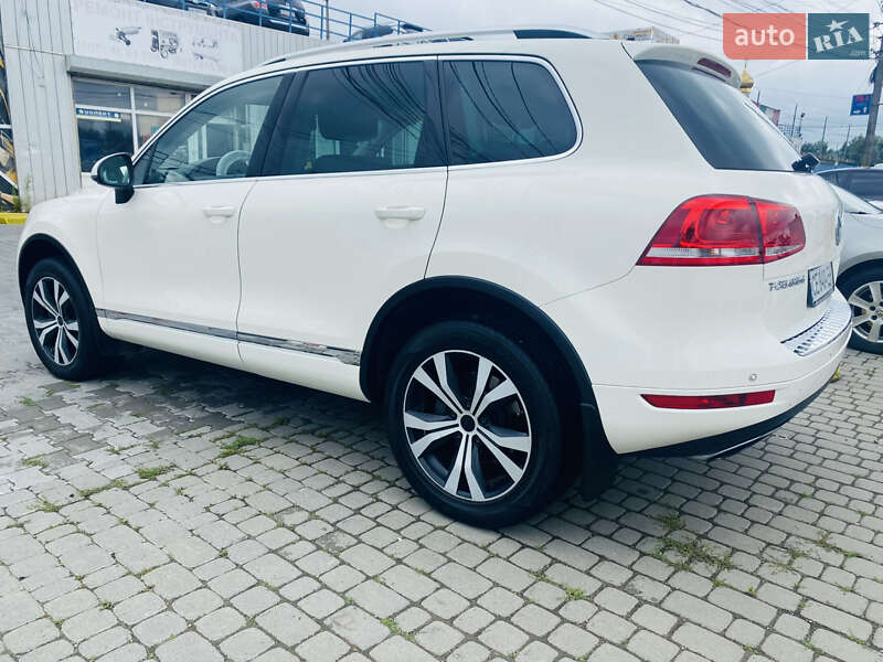 Внедорожник / Кроссовер Volkswagen Touareg 2010 в Черновцах
